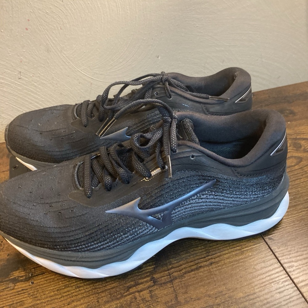 Mizuno Wave Sky 5 Womens 9 Black Running Shoes Athletic Sneakers Trainer